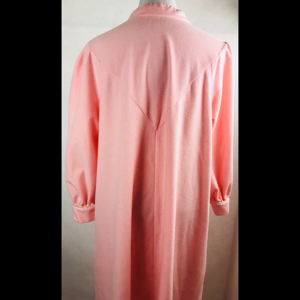 ❗️SOLD❗️Christian Dior Pink Sleeping Nightgown - Picture 4 of 5